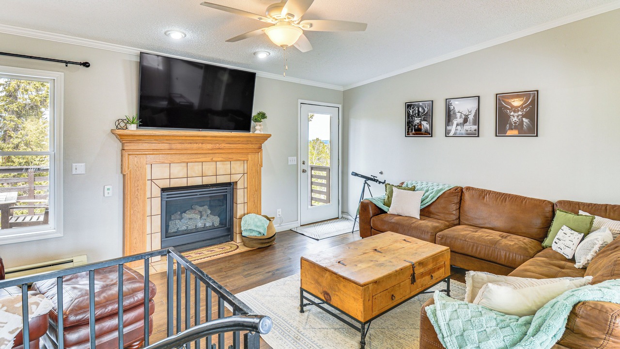 Photo of Livingroom in Warm Springs