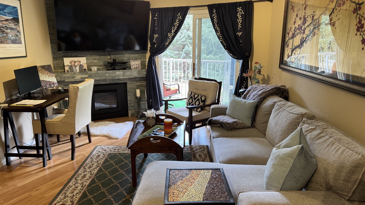 Photo of Livingroom in Avon