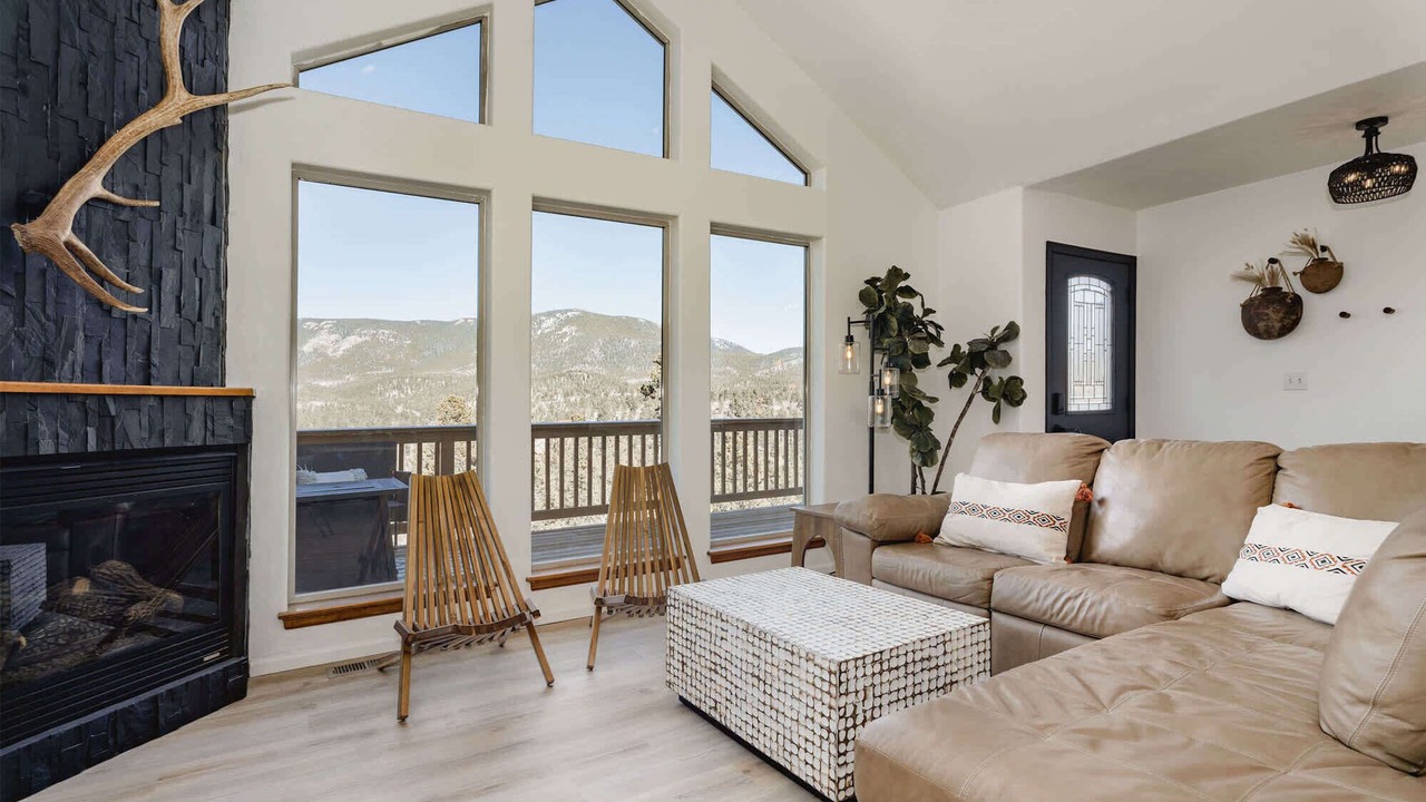 Photo of Livingroom in Bailey