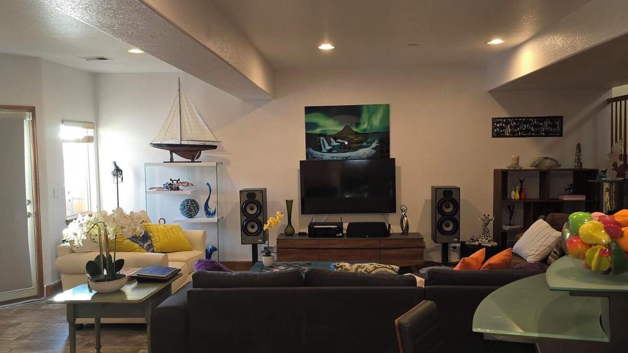 Photo of Livingroom in Roxborough