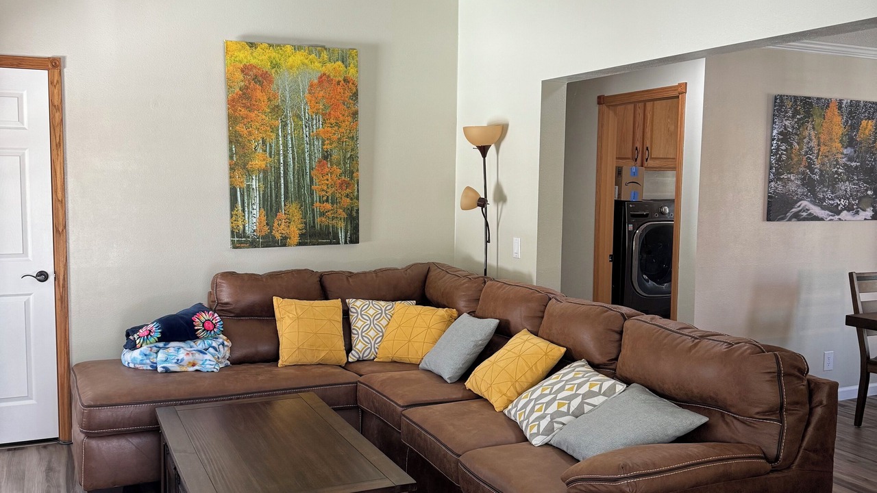 Photo of Livingroom in Spring Valley