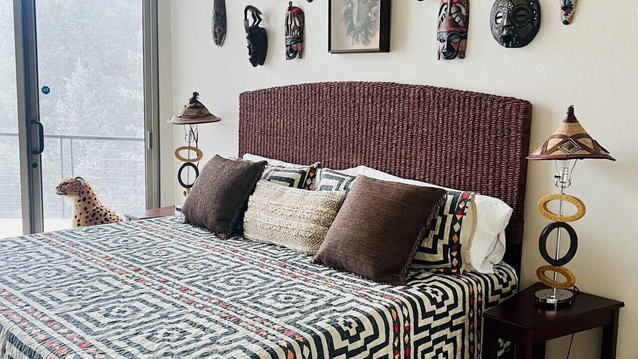 Photo of Bedroom in Cheyenne Canyon