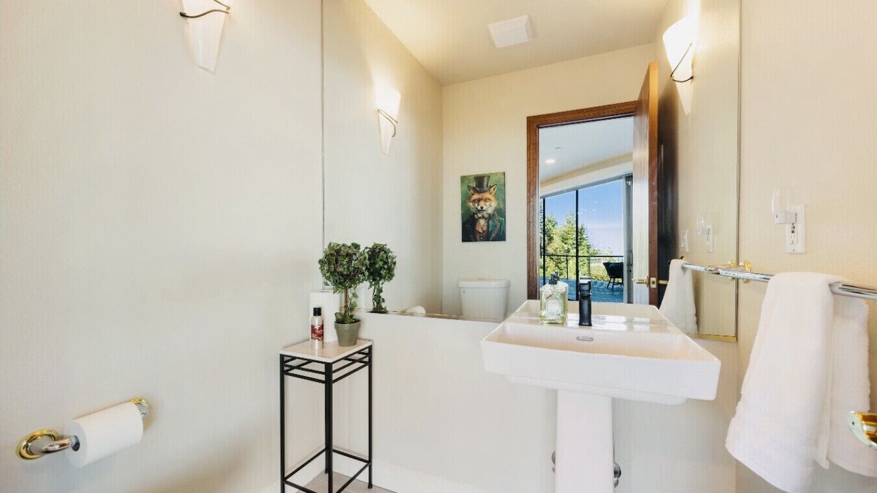 Photo of Bathroom in Cheyenne Canyon