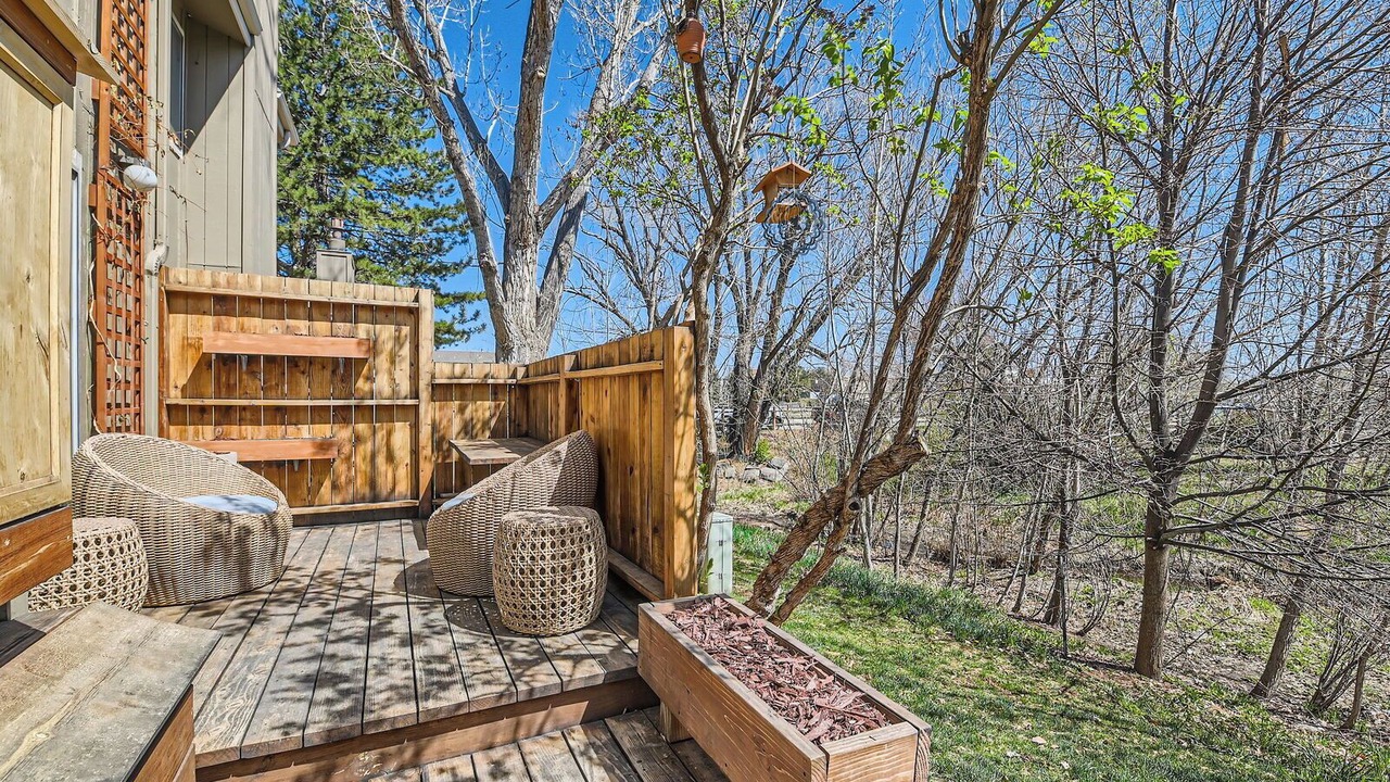 Photo of Patio Balcony in Glenwood Grove - North Iris