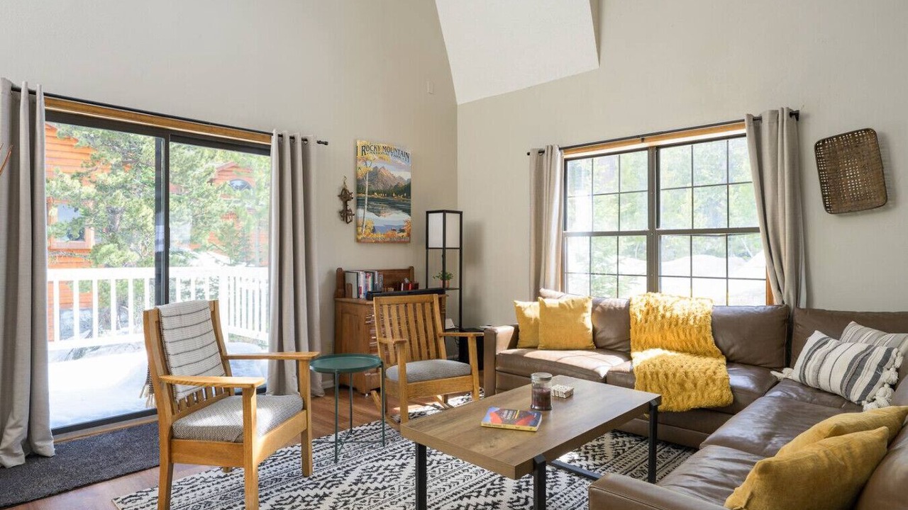 Photo of Livingroom in Saint Mary's