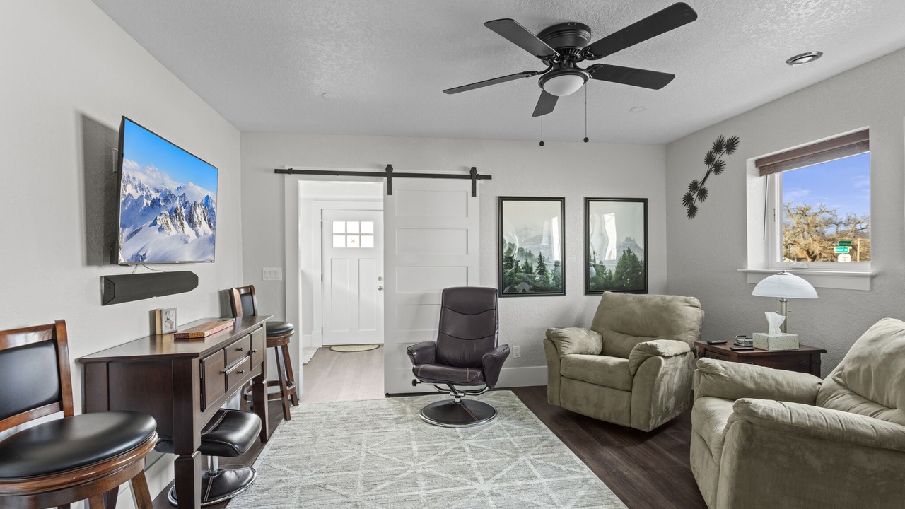 Photo of Livingroom in Milliken
