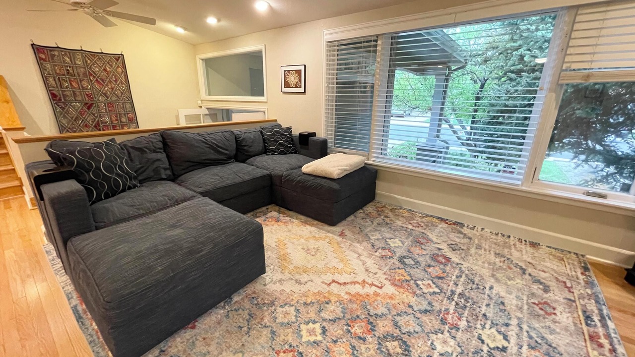 Photo of Livingroom in Baseline Sub
