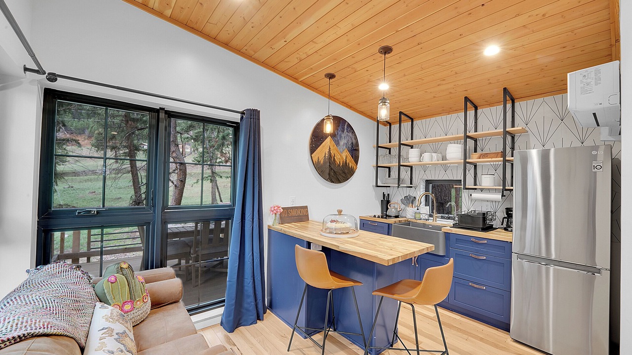 Photo of Livingroom in Indian Hills