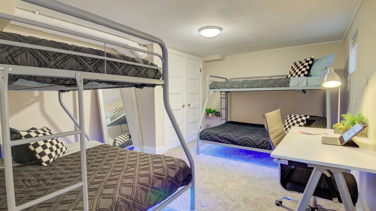 Photo of Bedroom in Cole