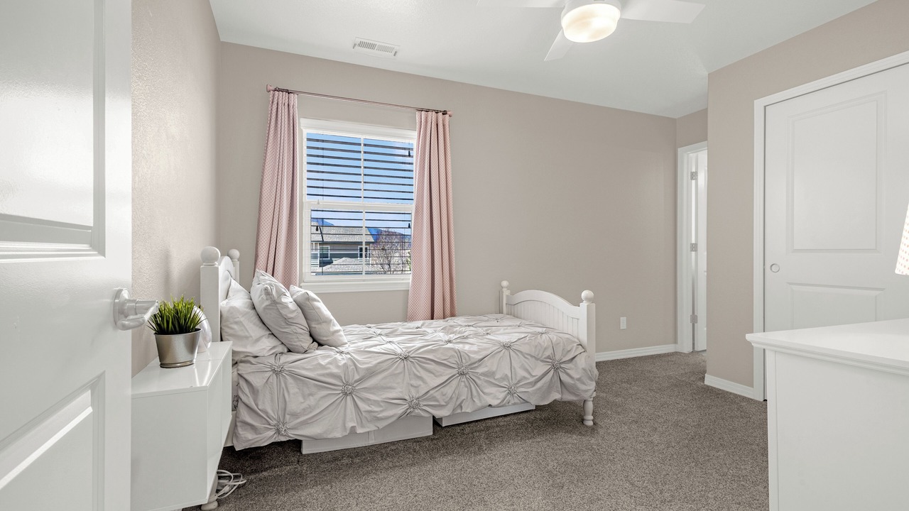 Photo of Bedroom in Gleneagle