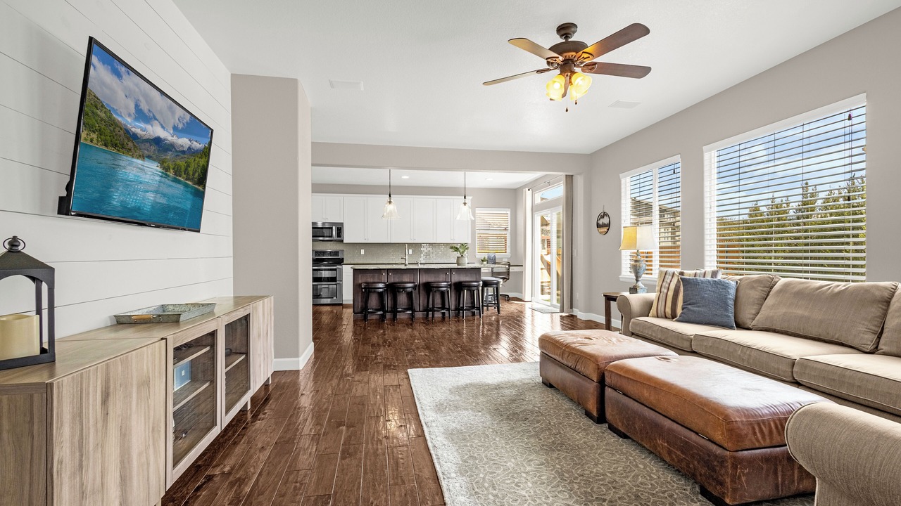 Photo of Livingroom in Gleneagle