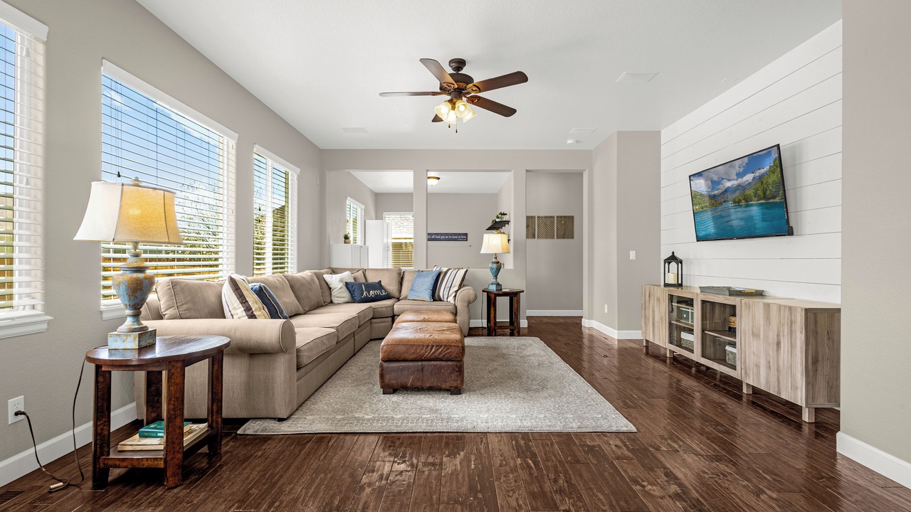 Photo of Livingroom in Gleneagle