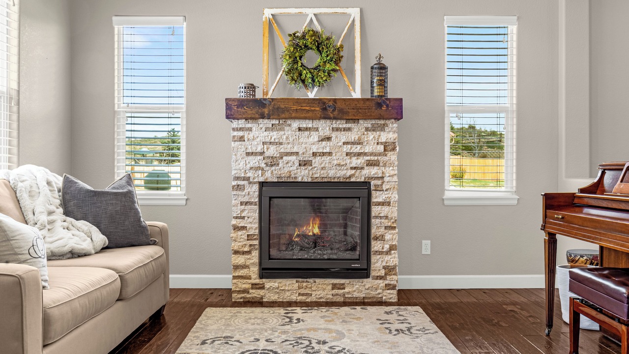 Photo of Livingroom in Gleneagle