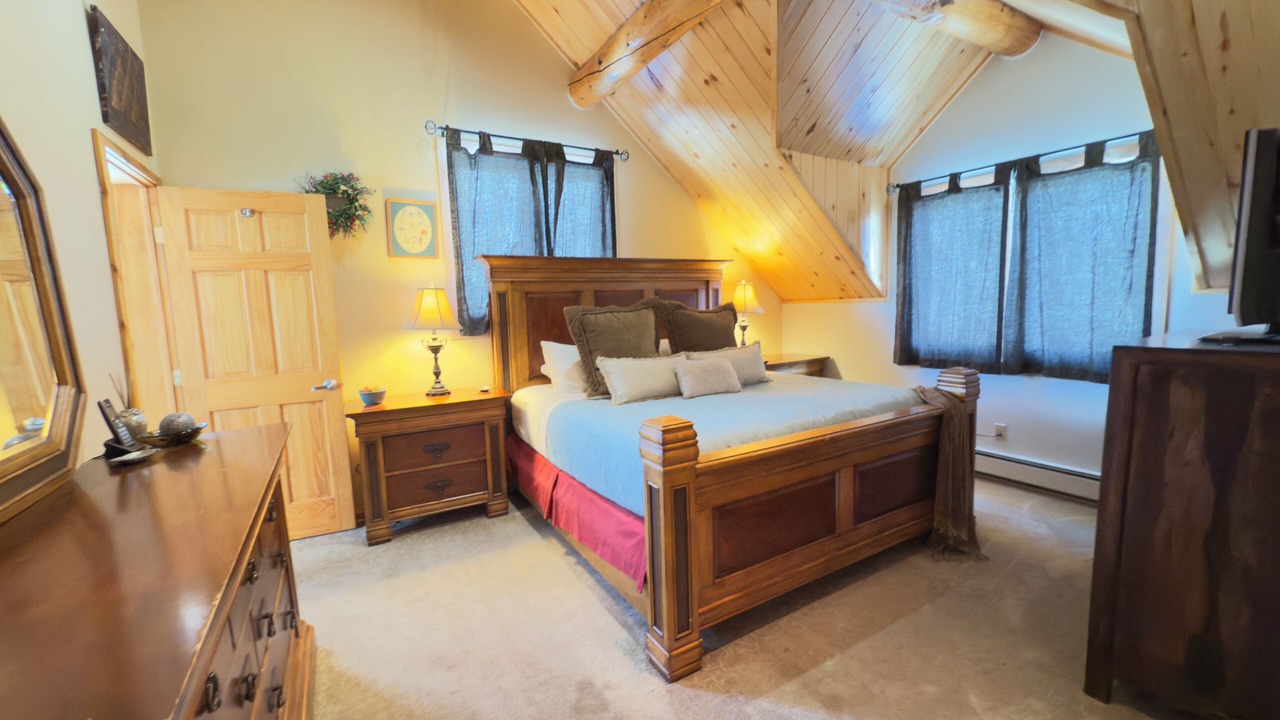 Photo of Bedroom in Gunnison - Crested Butte