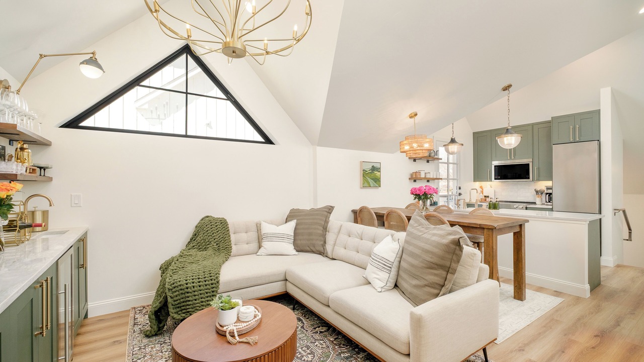 Photo of Livingroom in Sloan Lake
