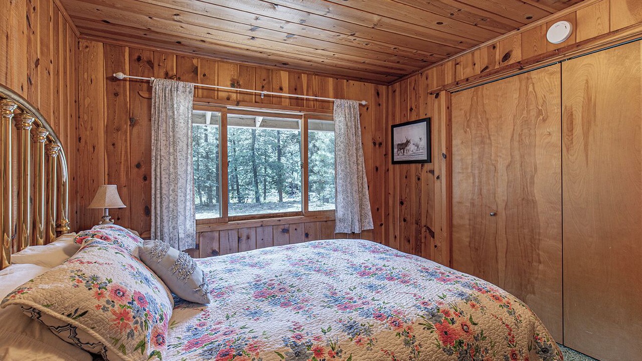 Photo of Bedroom in Bayfield