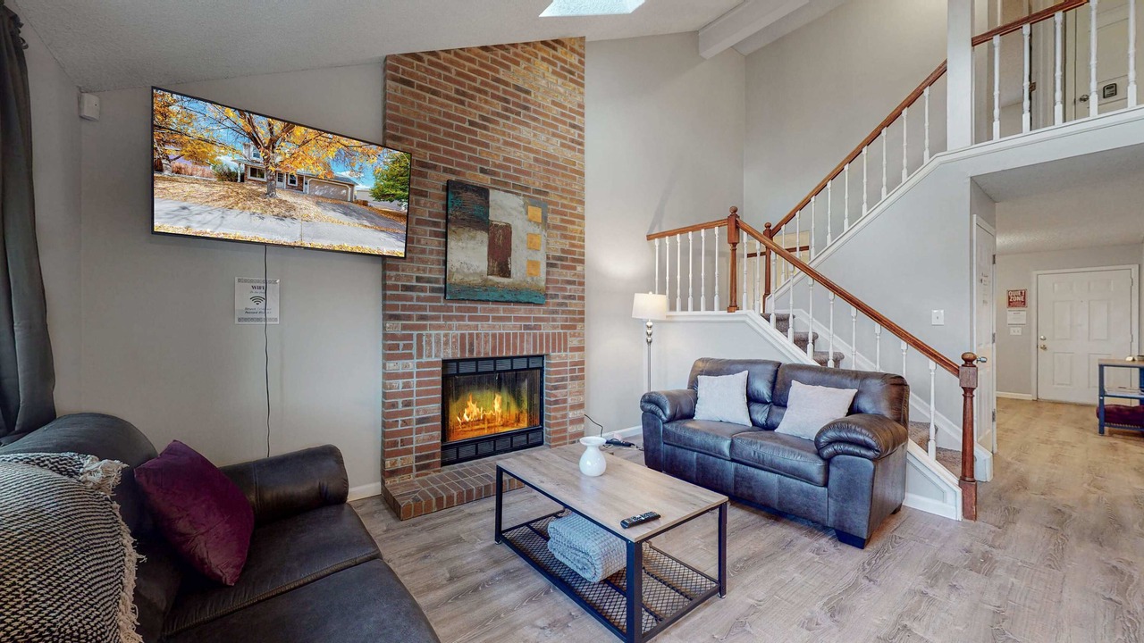 Photo of Livingroom in Prides Crossing