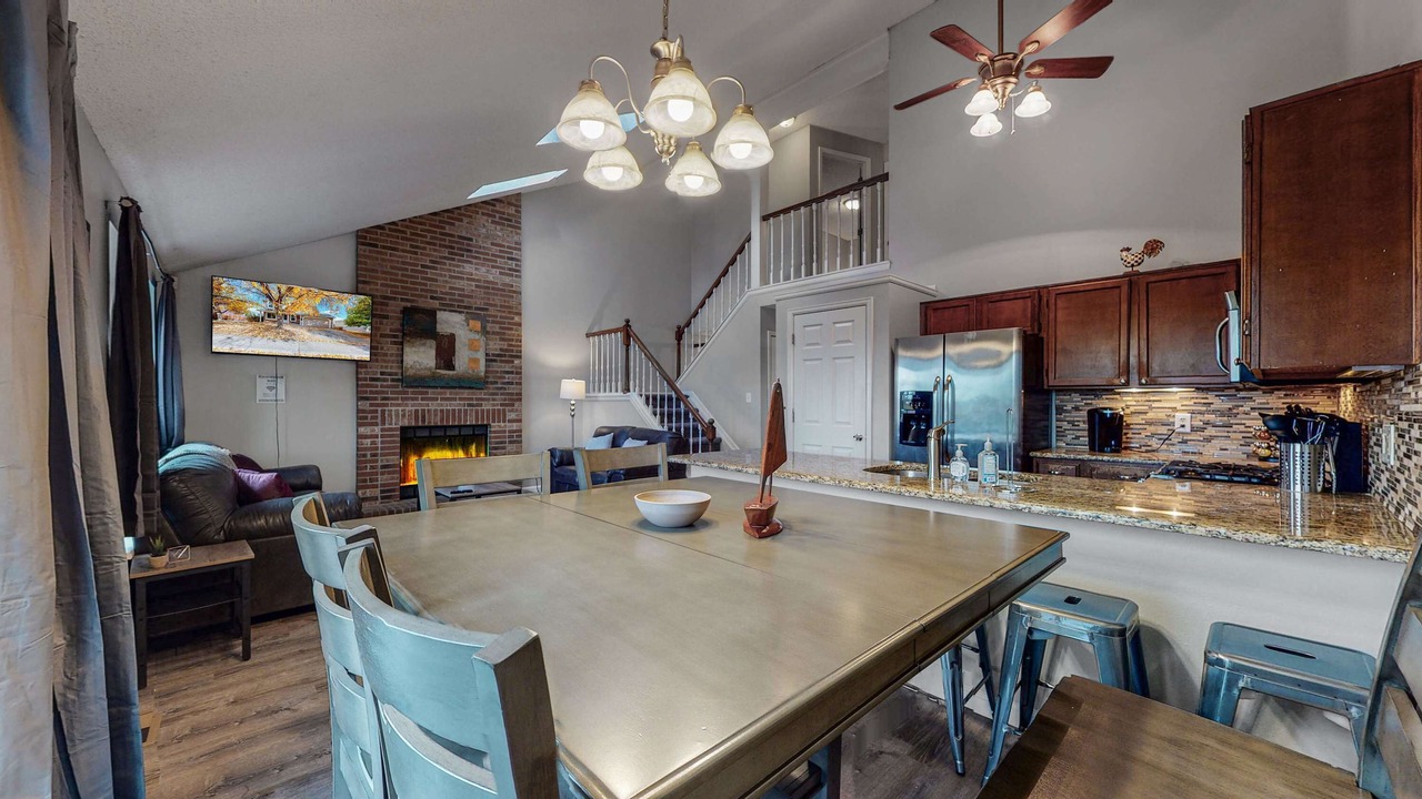 Photo of Livingroom in Prides Crossing