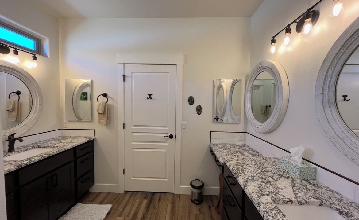 Photo of Bathroom in Palisade