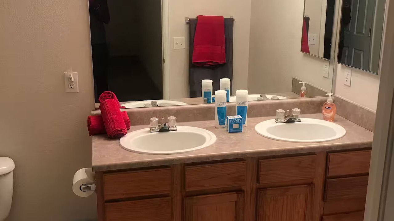 Photo of Bathroom in Dayton Triangle