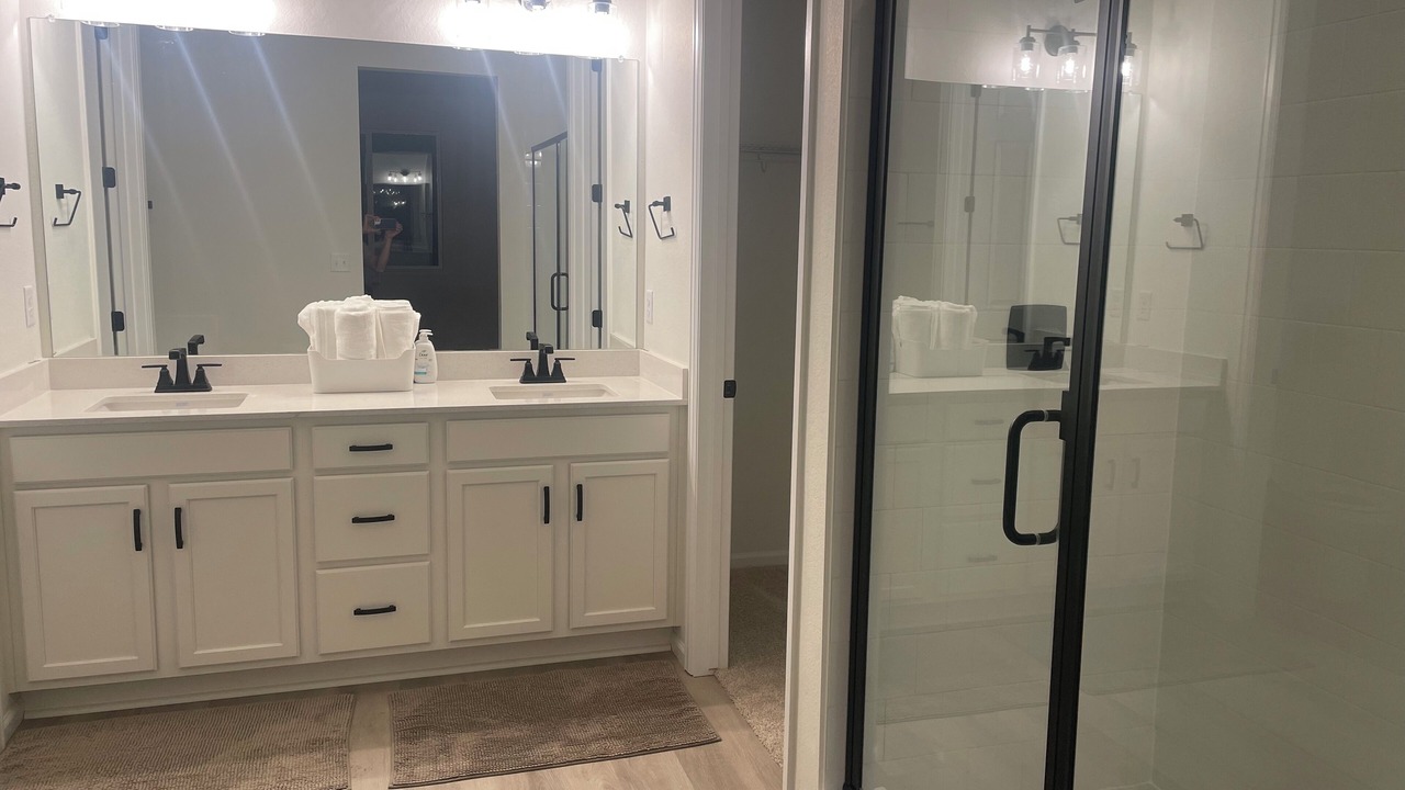 Photo of Bathroom in Commerce City