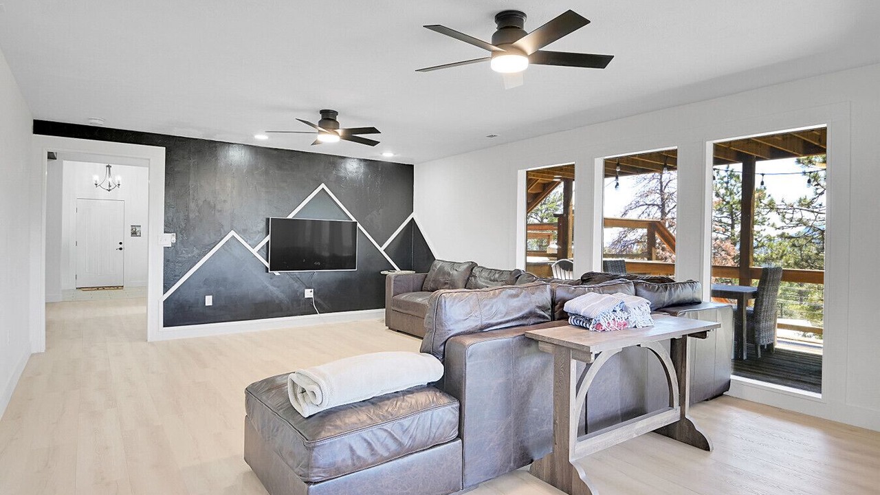 Photo of Livingroom in Bailey