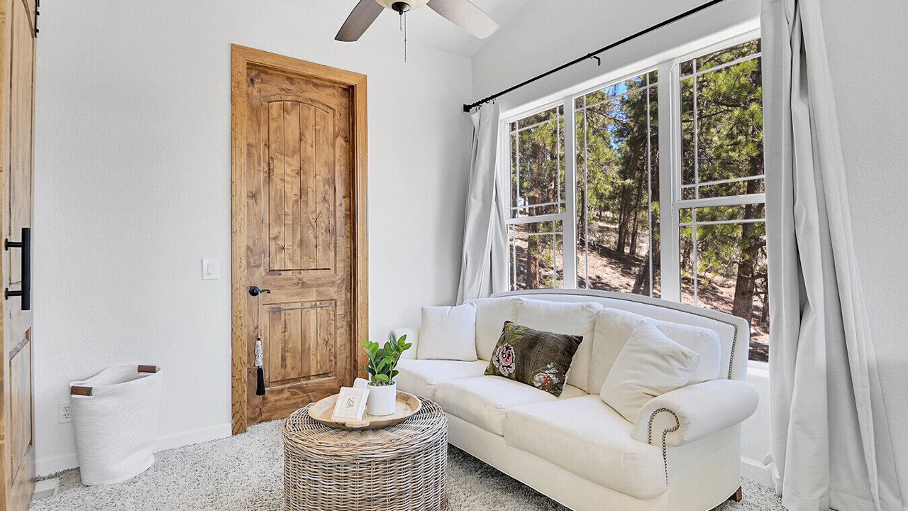 Photo of Livingroom in Bailey
