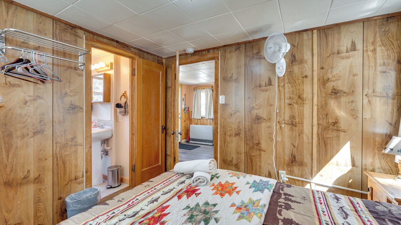 Photo of Bedroom in Drake
