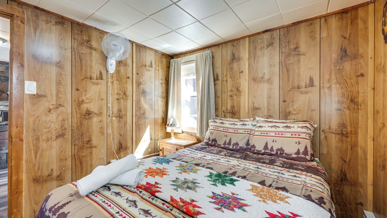 Photo of Bedroom in Drake