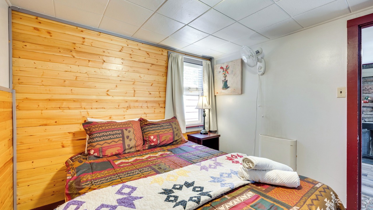 Photo of Bedroom in Drake
