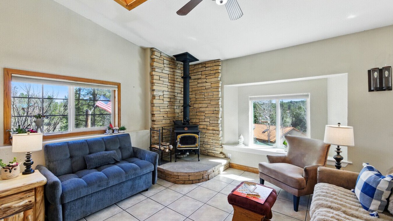 Photo of Livingroom in Spring Valley