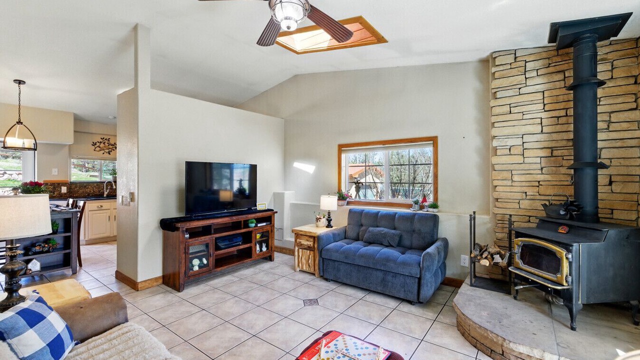 Photo of Livingroom in Spring Valley