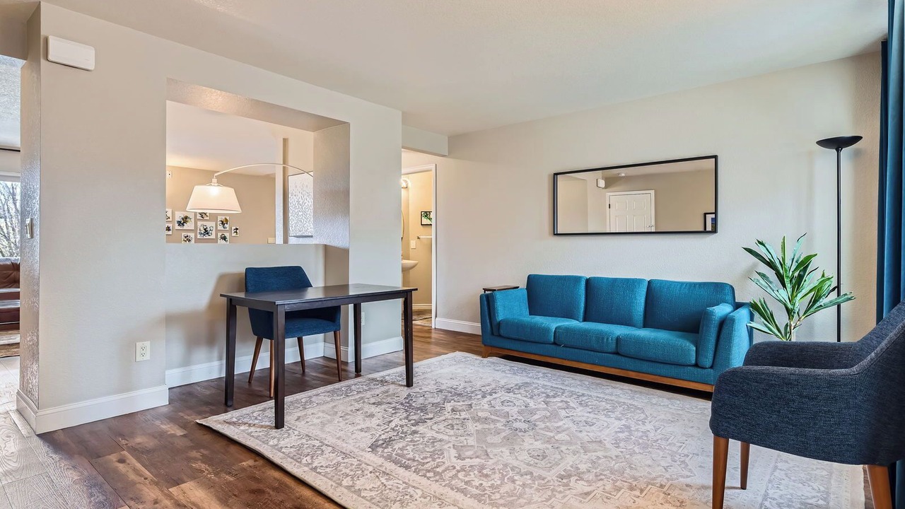 Photo of Livingroom in Roxborough