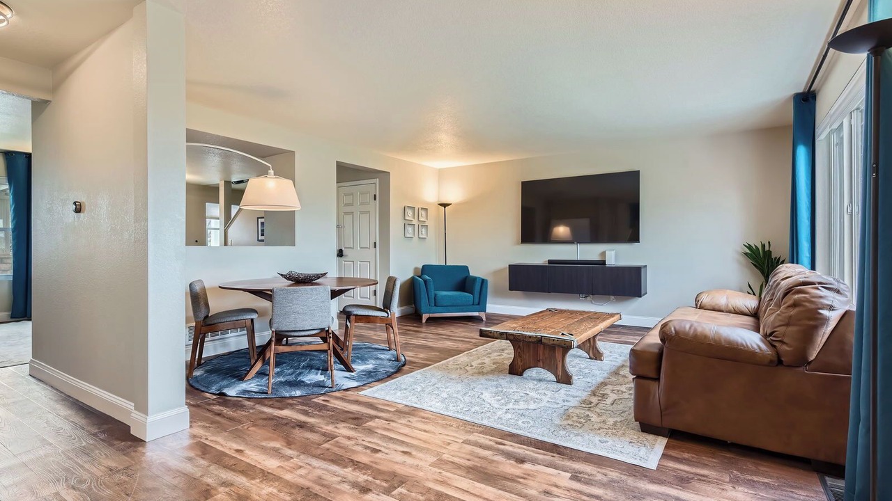 Photo of Livingroom in Roxborough