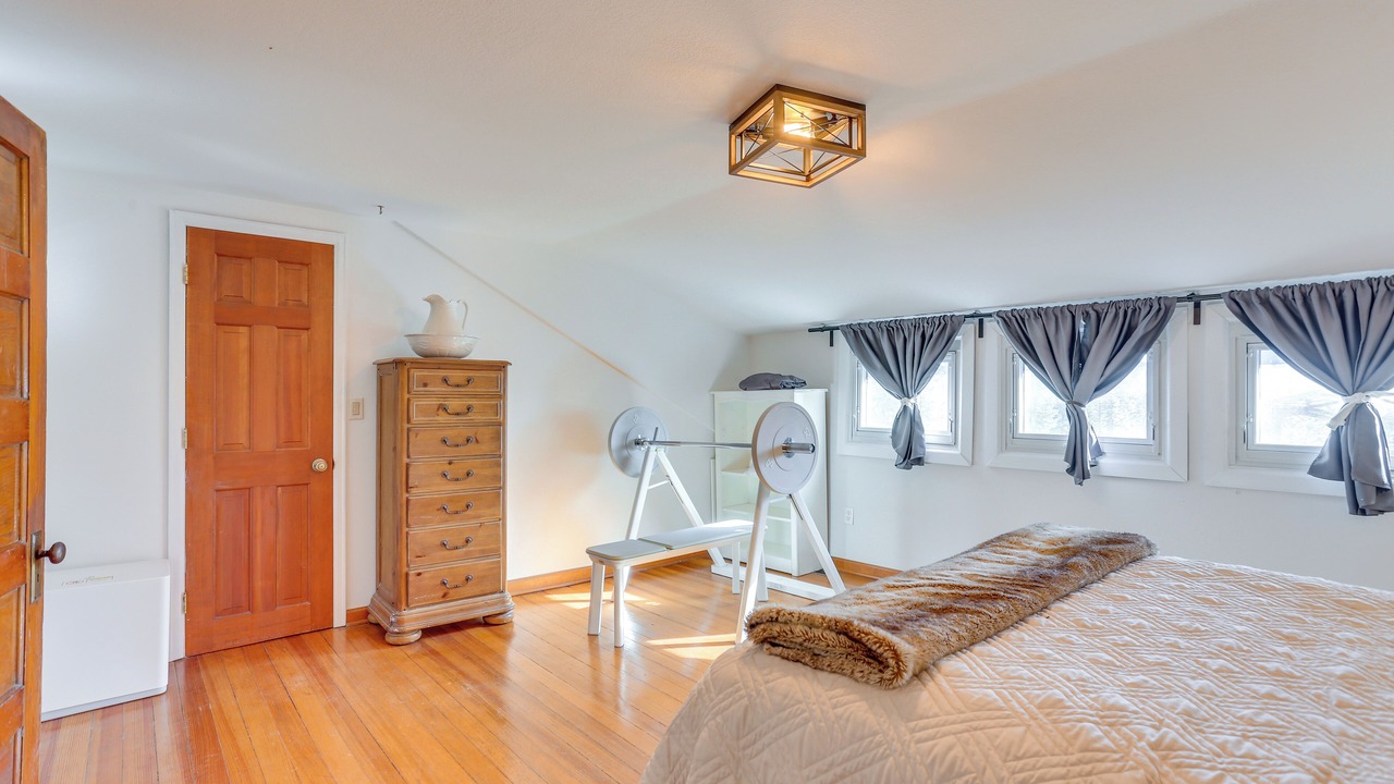 Photo of Bedroom in Larkspur