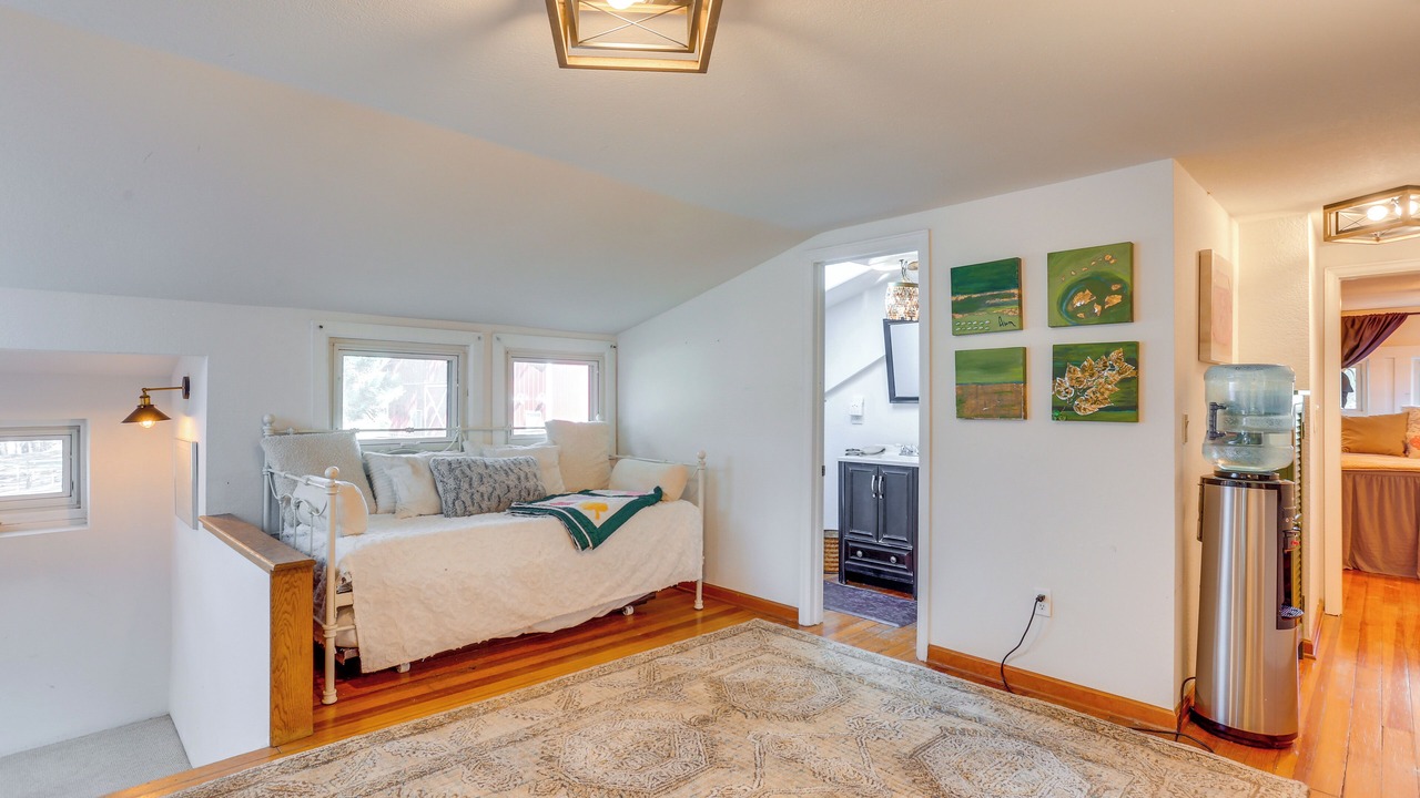 Photo of Bedroom in Larkspur