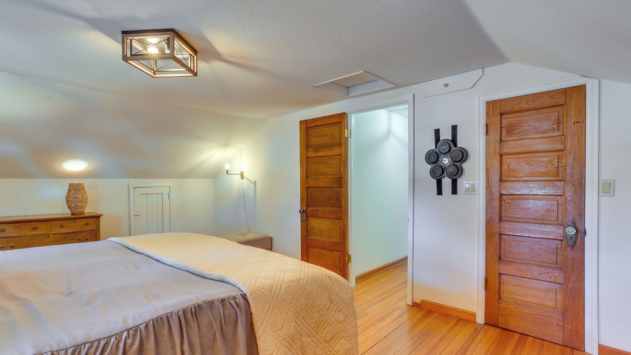Photo of Bedroom in Larkspur