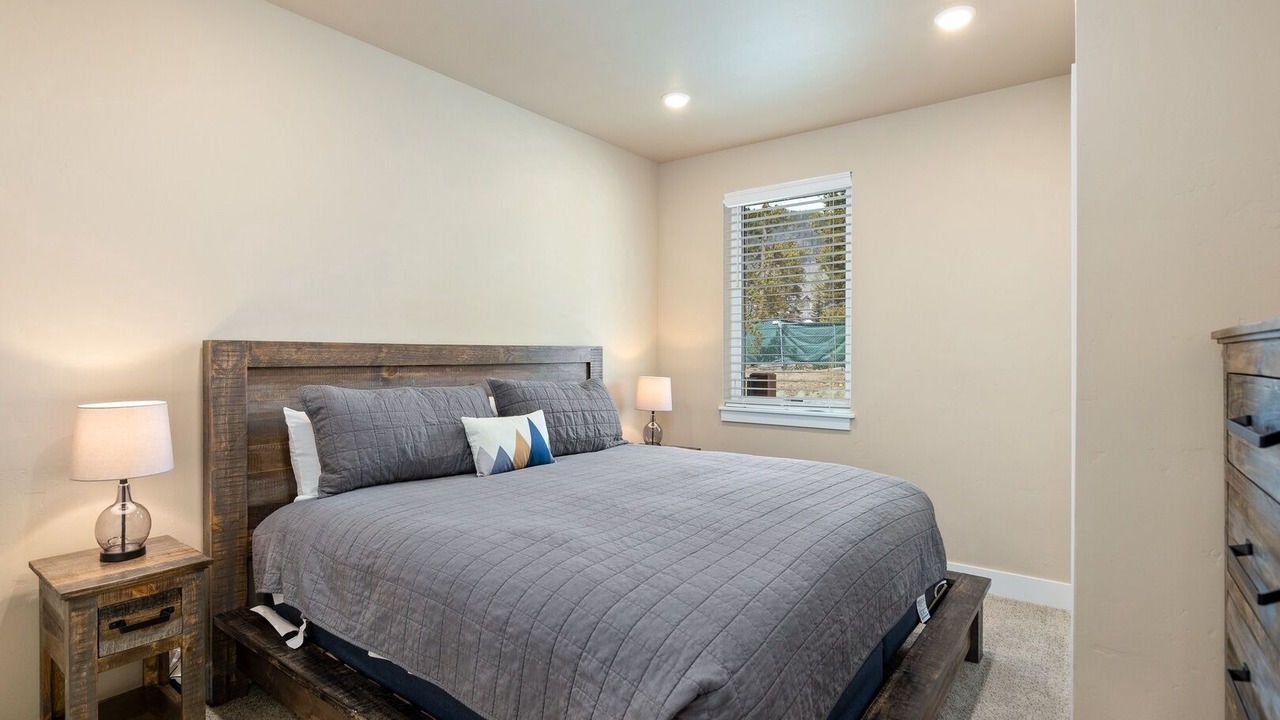 Photo of Bedroom in Lakeside Village