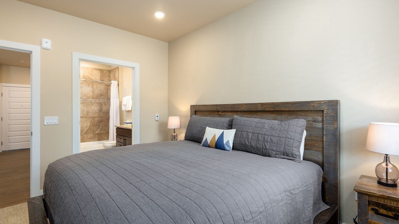 Photo of Bedroom in Lakeside Village