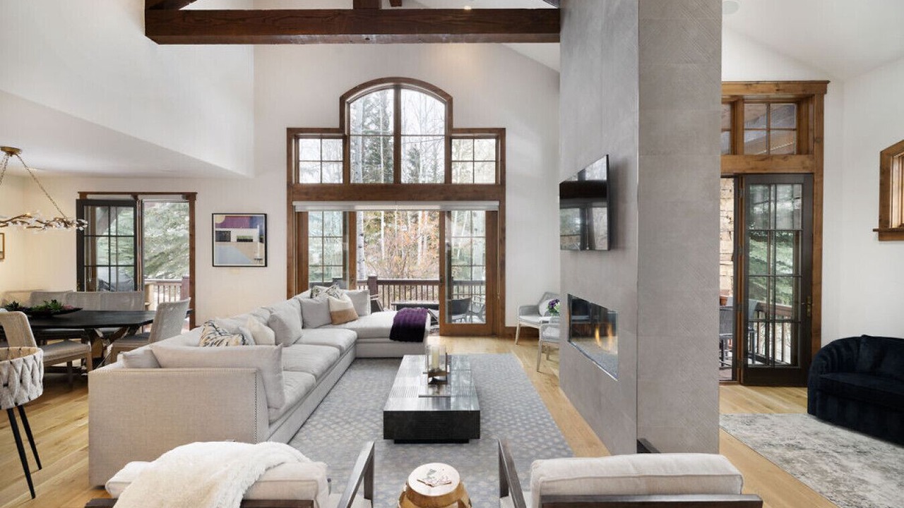 Photo of Livingroom in Edwards