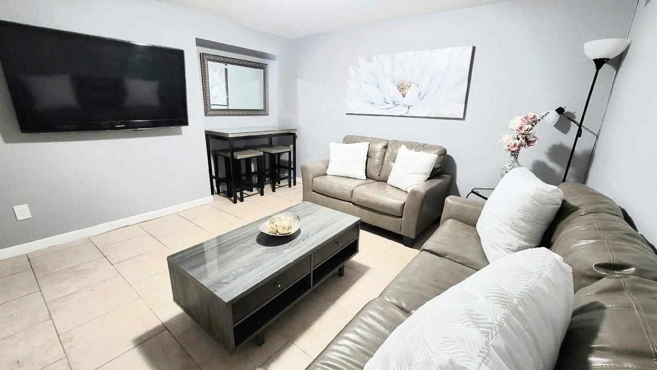 Photo of Livingroom in Dupont