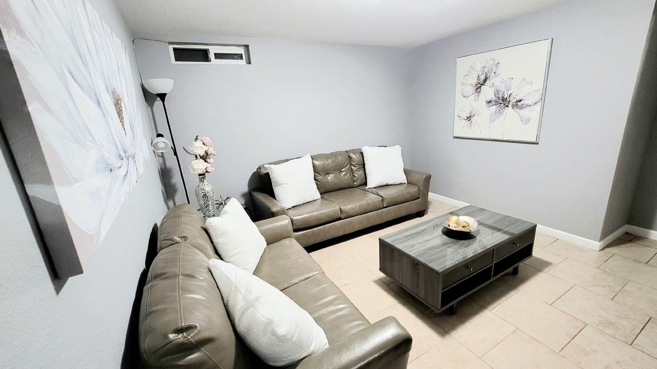 Photo of Livingroom in Dupont