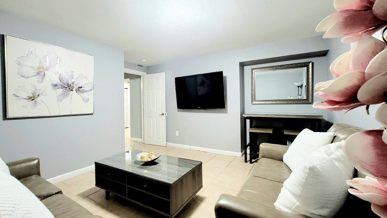 Photo of Livingroom in Dupont