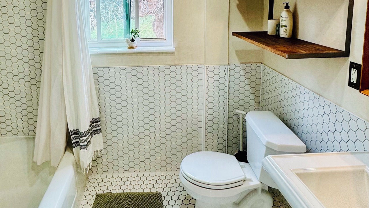 Photo of Bathroom in Newlands
