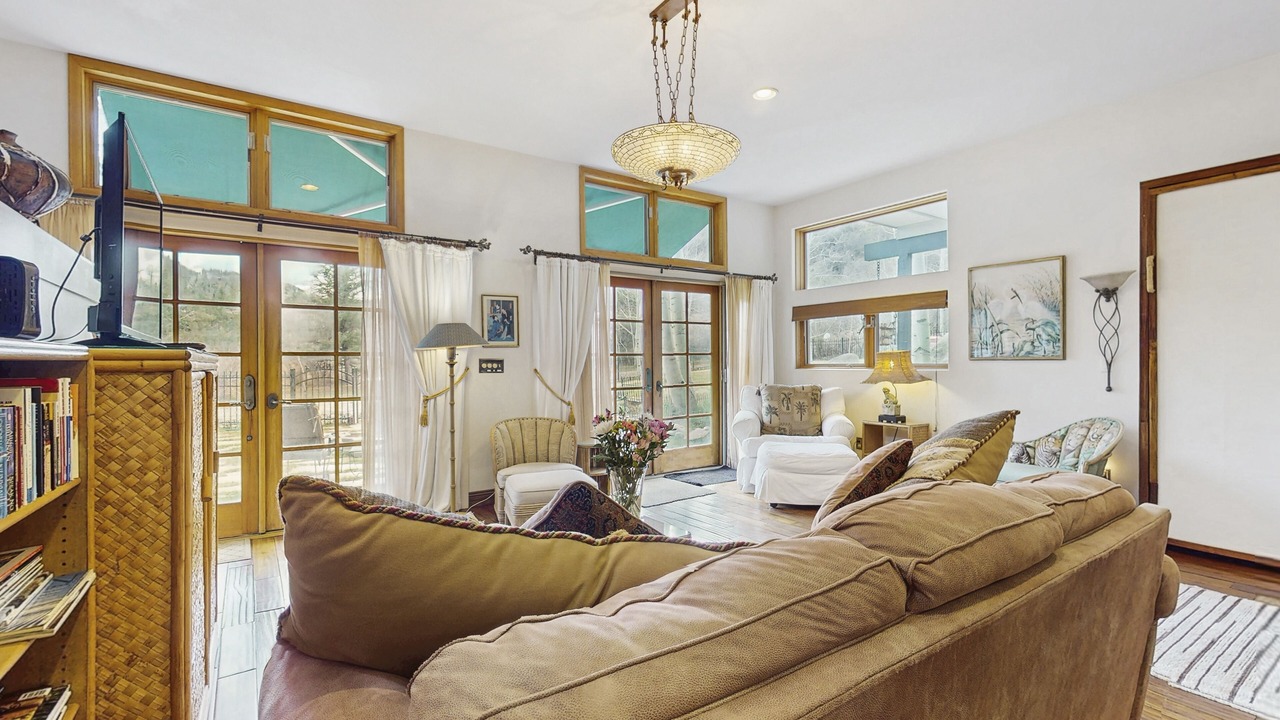 Photo of Livingroom in Woody Creek
