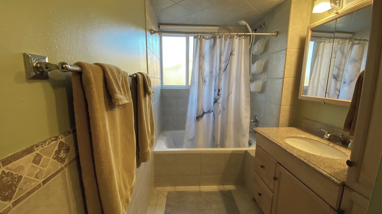 Photo of Bathroom in Athmar Park