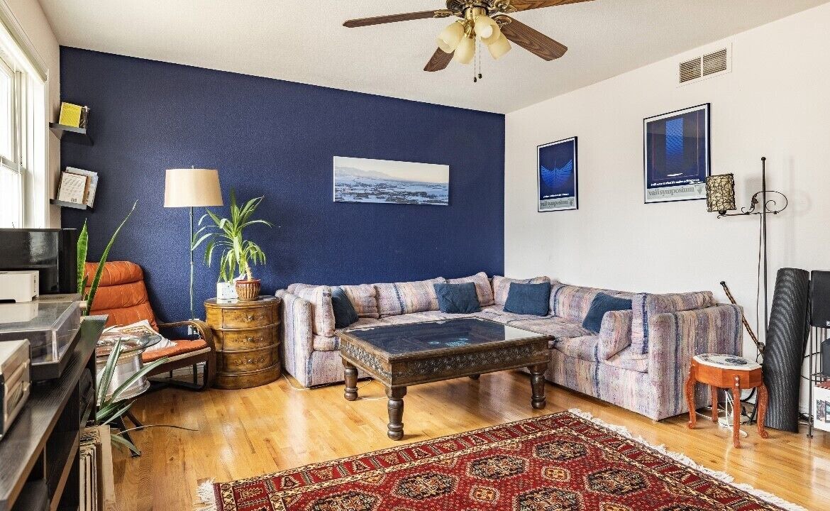 Photo of Livingroom in Edgewater