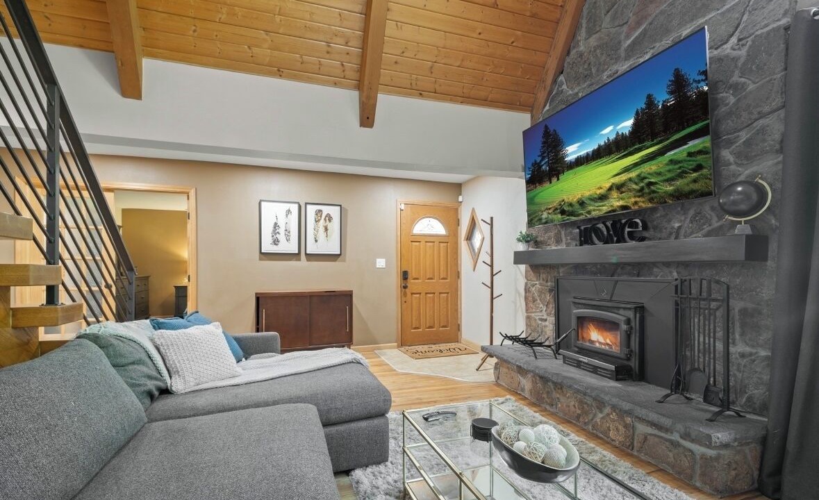 Photo of Livingroom in Indian Hills