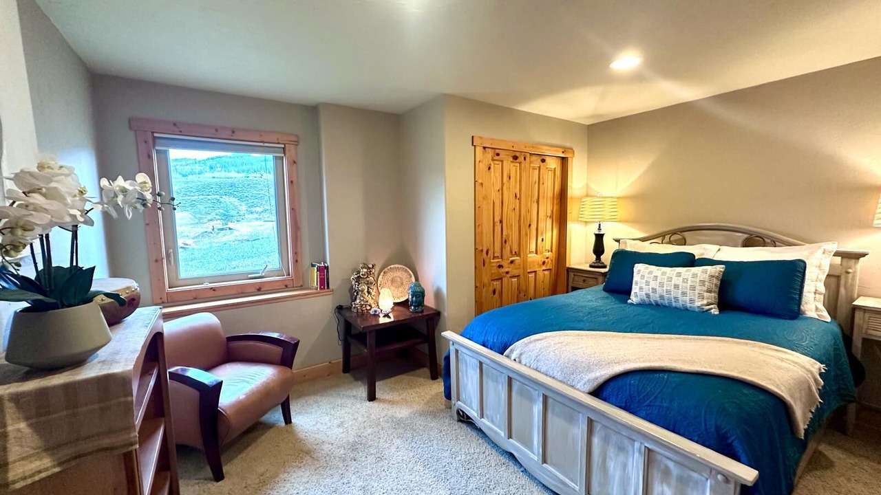 Photo of Bedroom in Oak Creek