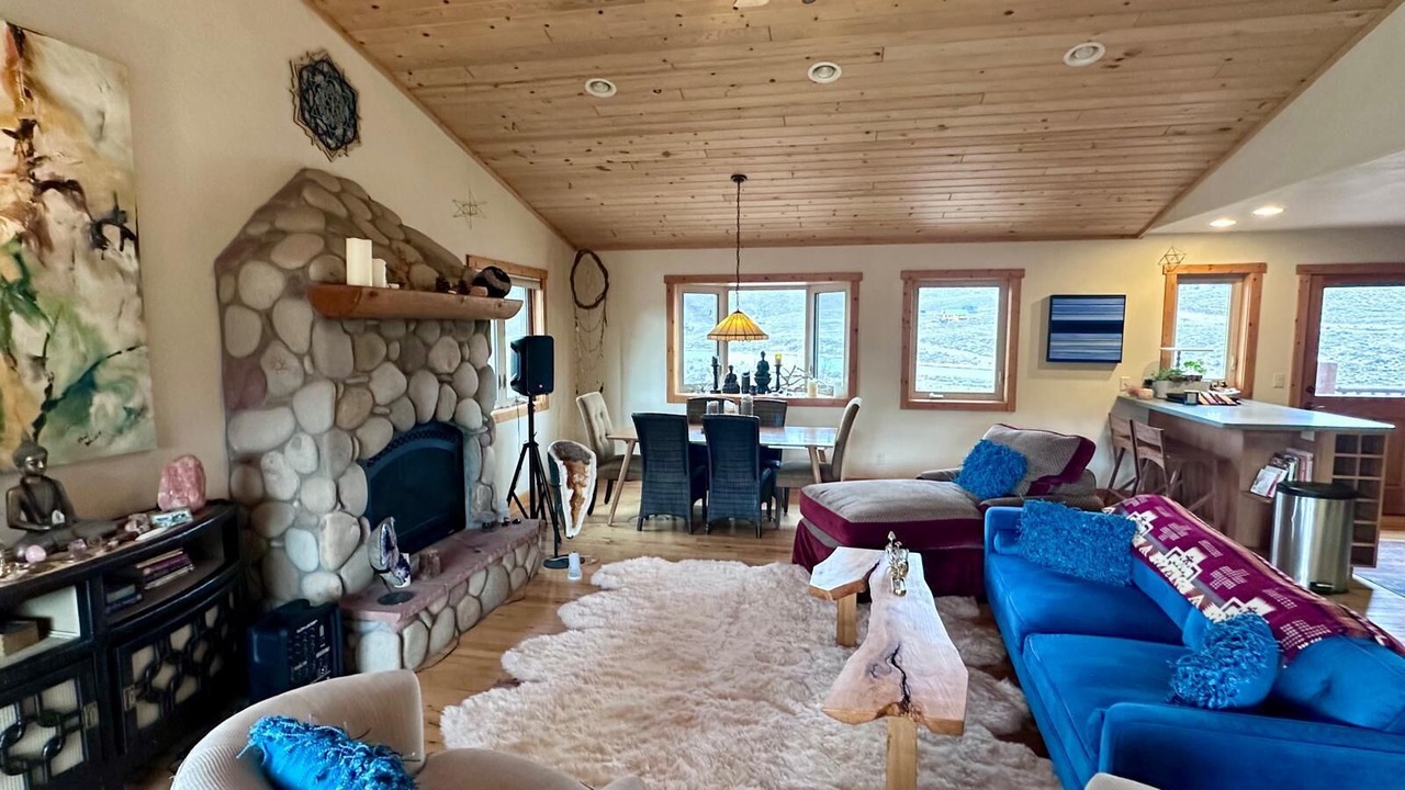 Photo of Livingroom in Oak Creek